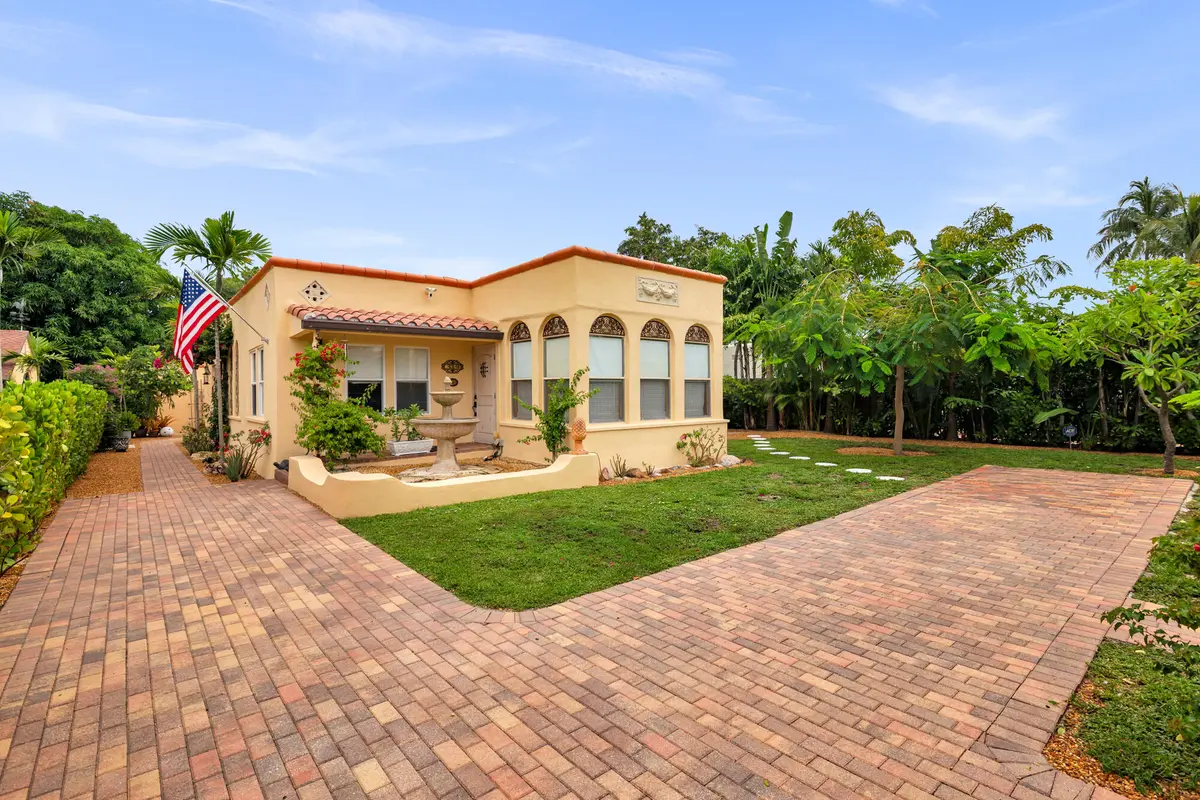 Front at 319 Plymouth Road, West Palm Beach