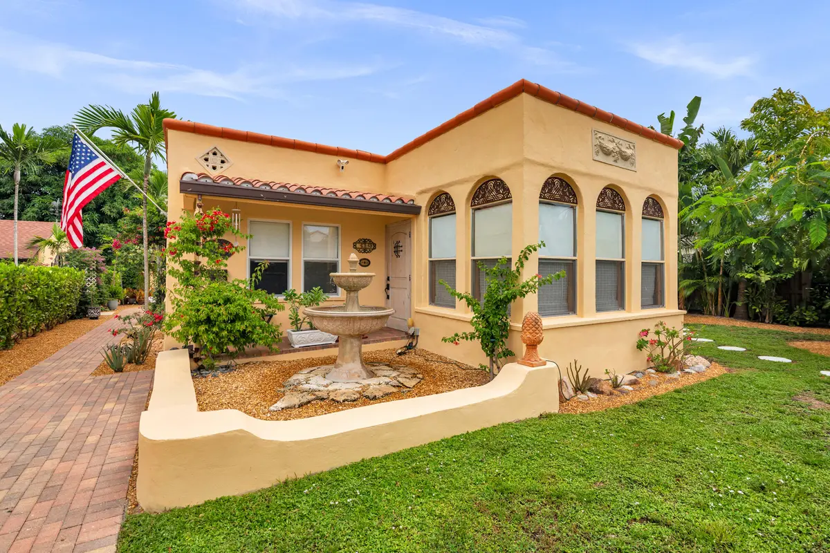 Front at 319 Plymouth Road, West Palm Beach