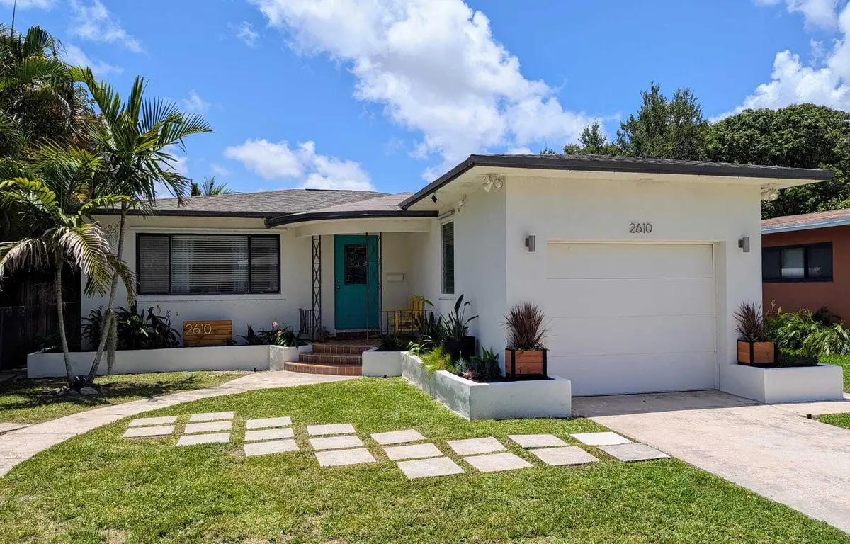 photo-01 at 2610 TAYLOR Street, Hollywood