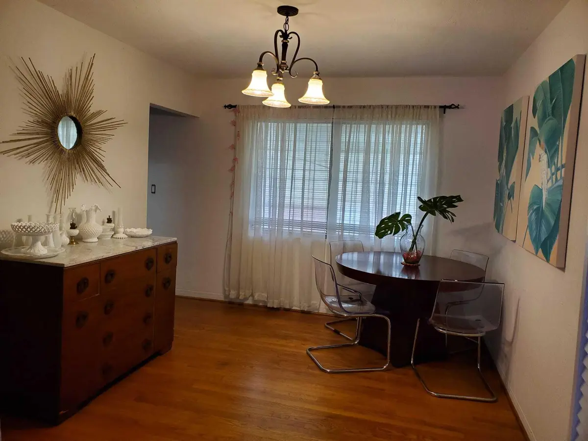 photo-05 at 2610 TAYLOR Street, Hollywood