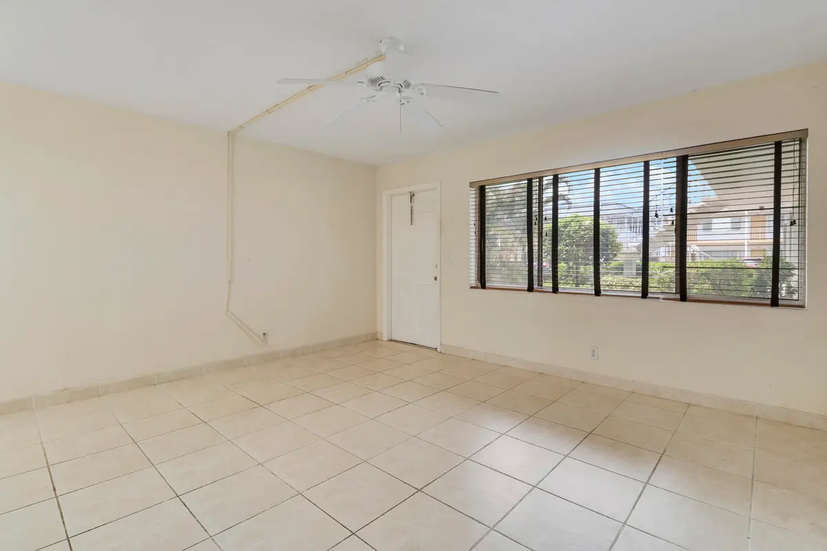 House 3 -3 at 3040 LAKE OSBORNE Drive 109, Lake Worth Beach