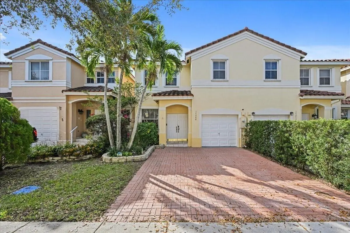 Front Picture at 17064 SW 33rd Court, Miramar