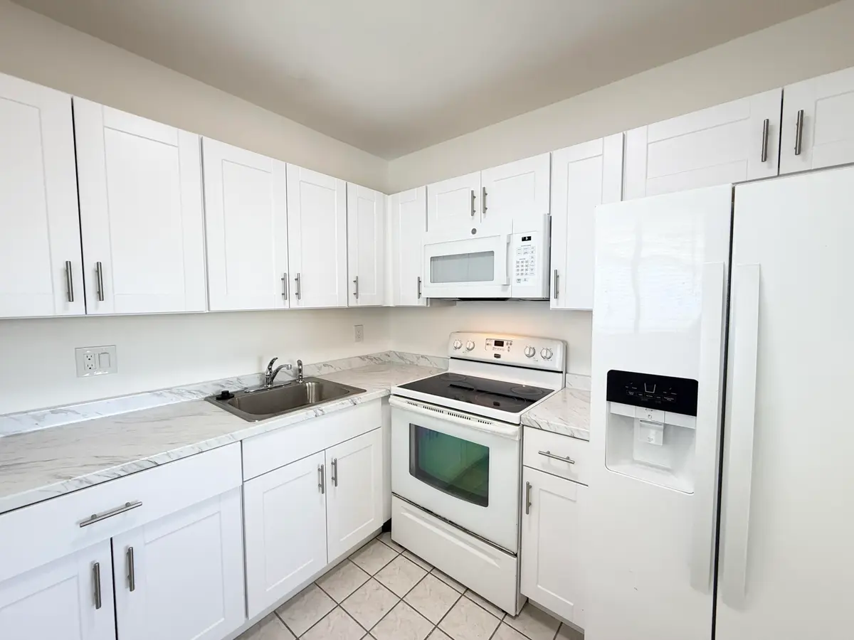 New kitchen at 3402 Cynthia Lane 205, Lake Worth Beach