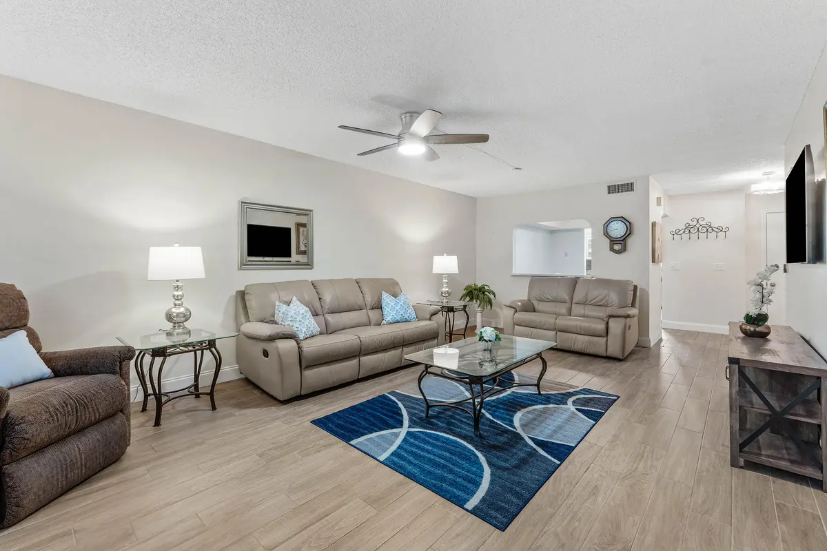 Living Room at 1611 Cabot Lane 3, Wellington