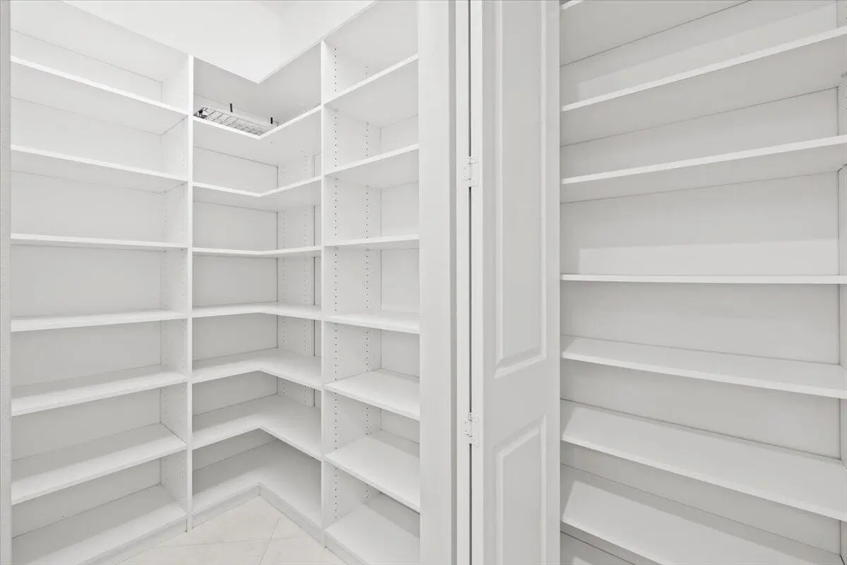 09-424A6524 at 4980 NW 15TH Avenue, Boca Raton