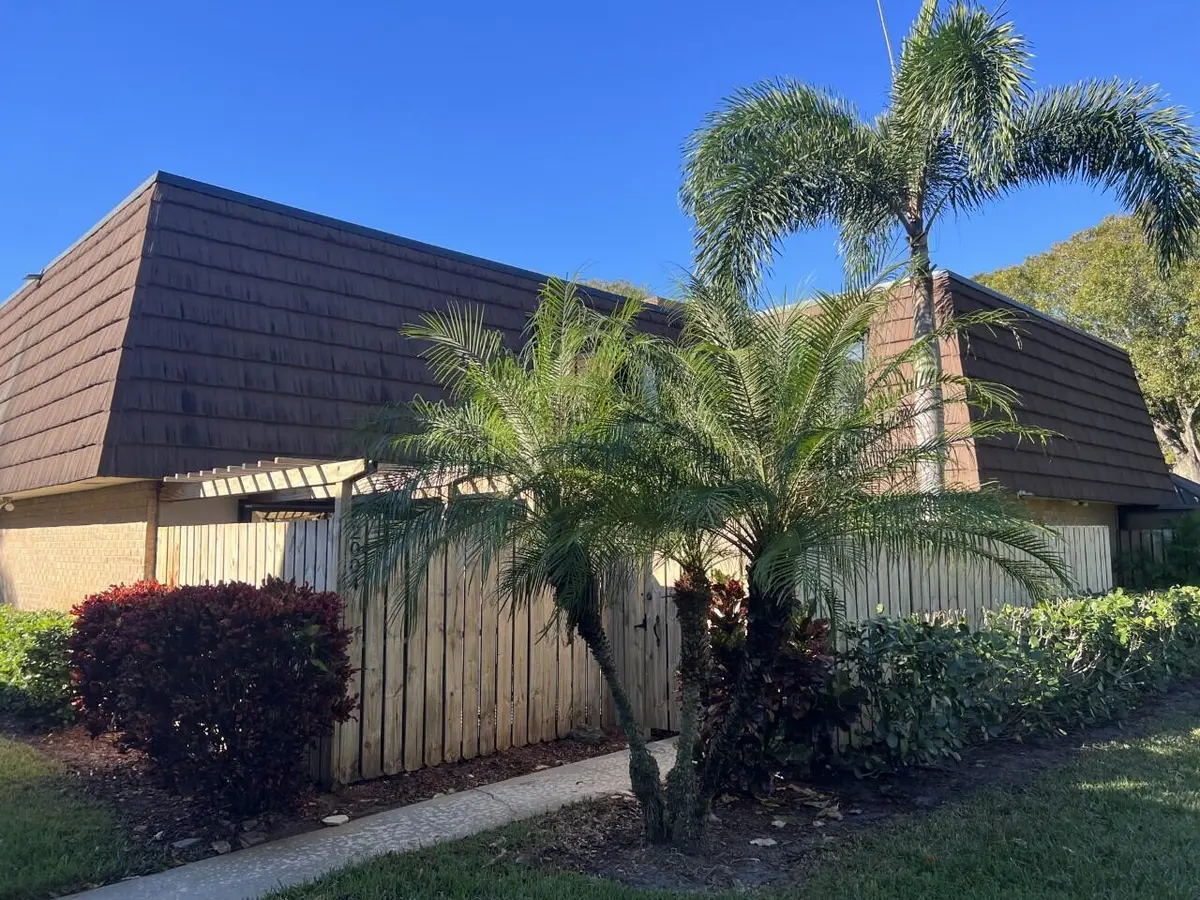 Exterior Front at 2004 20th Lane, Palm Beach Gardens