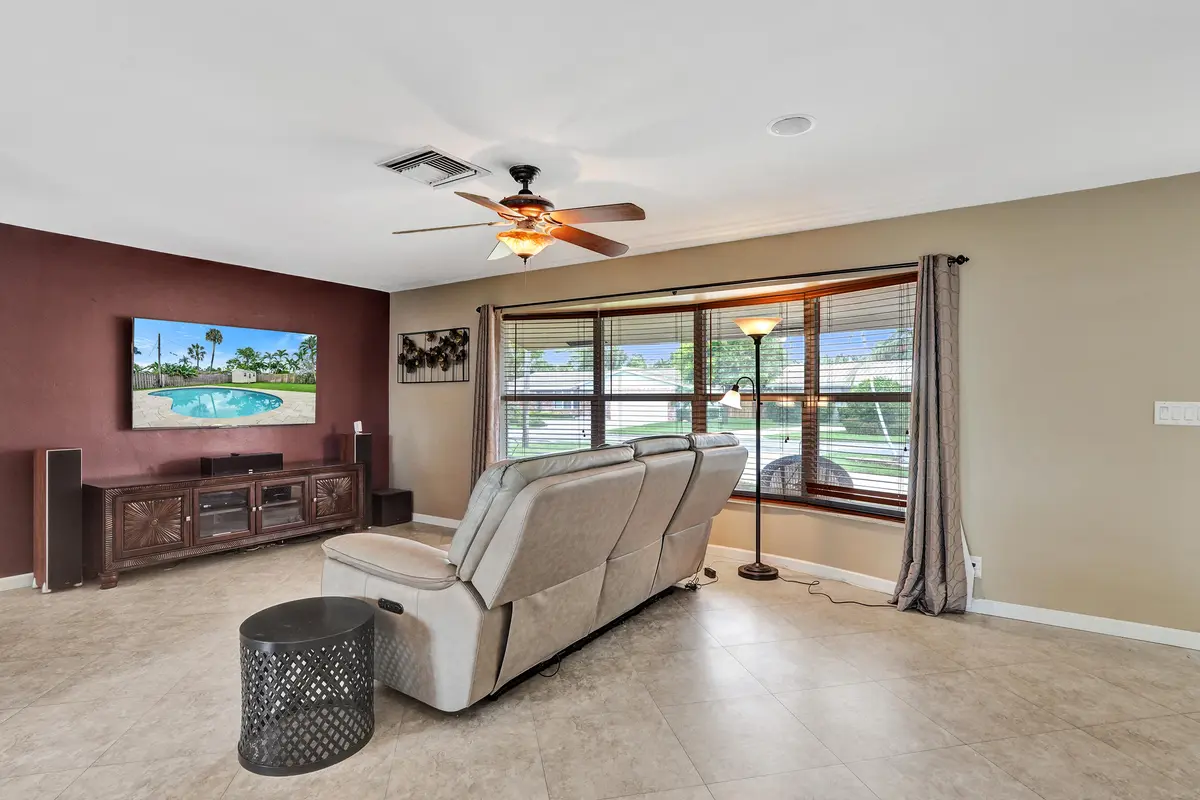 DSC03275 at 80 SE 10TH Street, Pompano Beach
