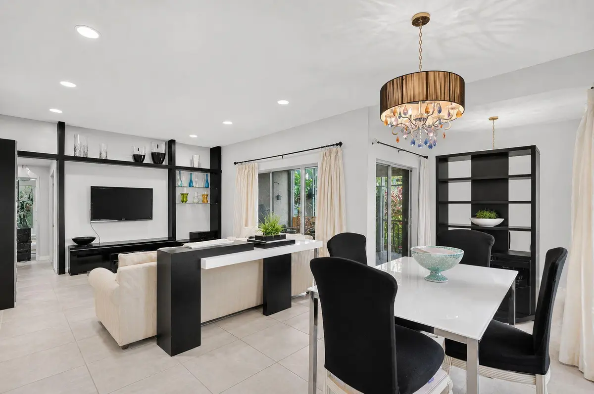 6487 Via Regina at 6487 Via Regina, Boca Raton