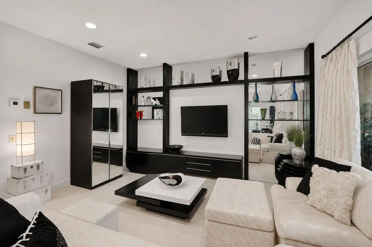 6487 Via Regina at 6487 Via Regina, Boca Raton