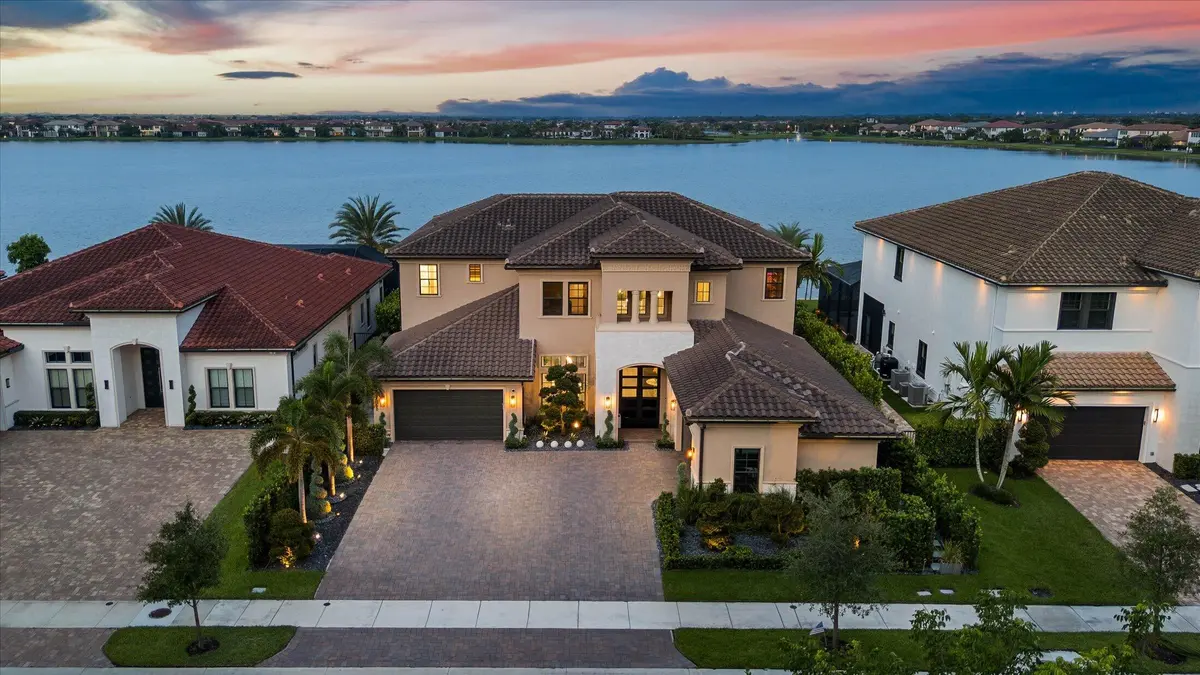 096-8590 W Parkland Bay Trail, Parkland- at 8590 W PARKLAND BAY Trail, Parkland