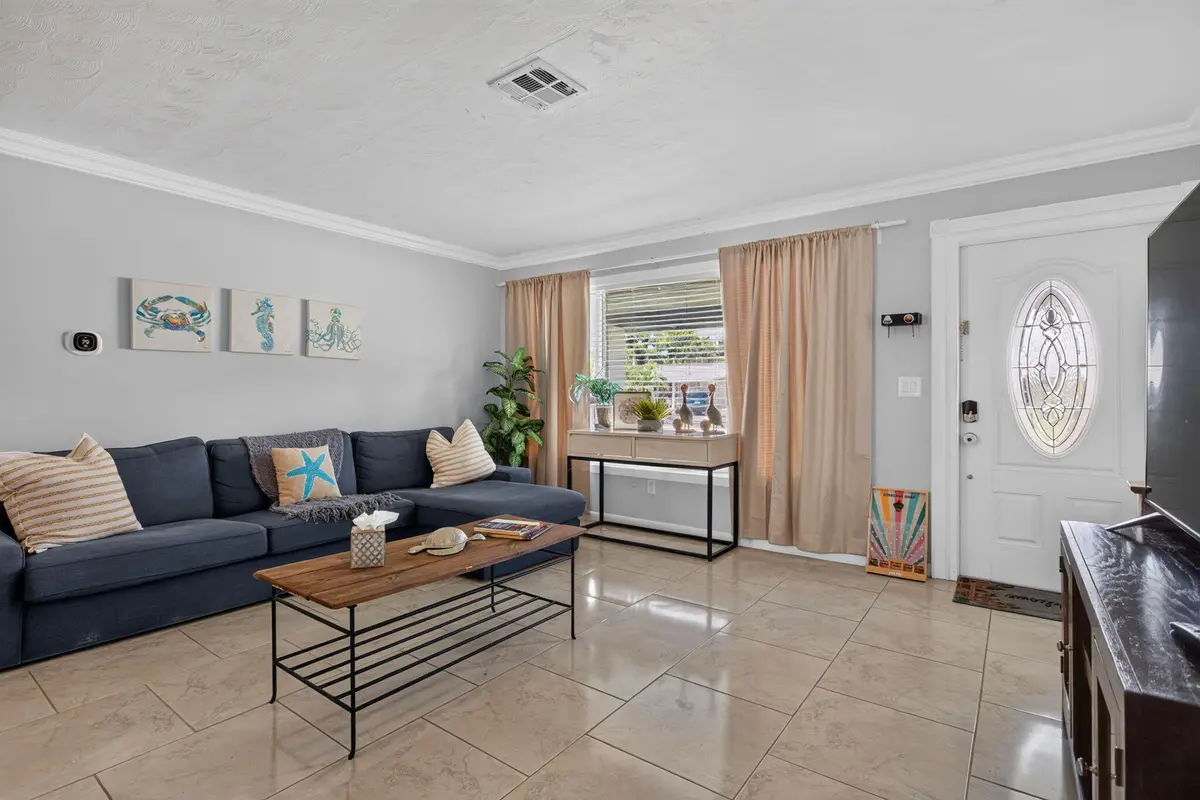 10-web-or-mls-1520-7444 at 1520 NE 34TH Court, Pompano Beach