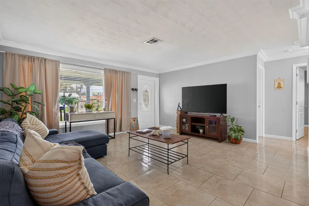 11-web-or-mls-1520-7449 at 1520 NE 34TH Court, Pompano Beach