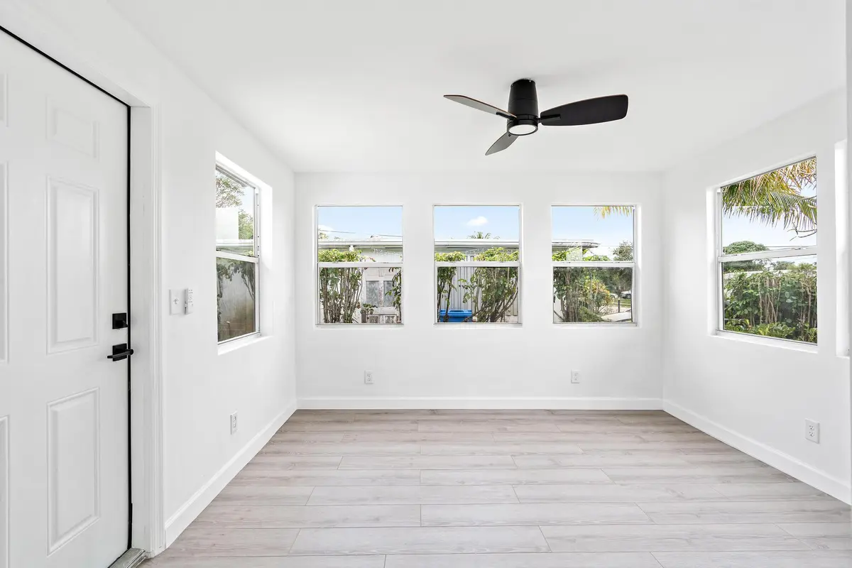 Sun Room at 720 S 11th Street, Lantana
