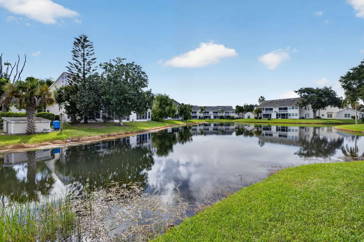 4-web-or-mls-3A5A1309 at 1975 WESTMINSTER Circle 4, Vero Beach