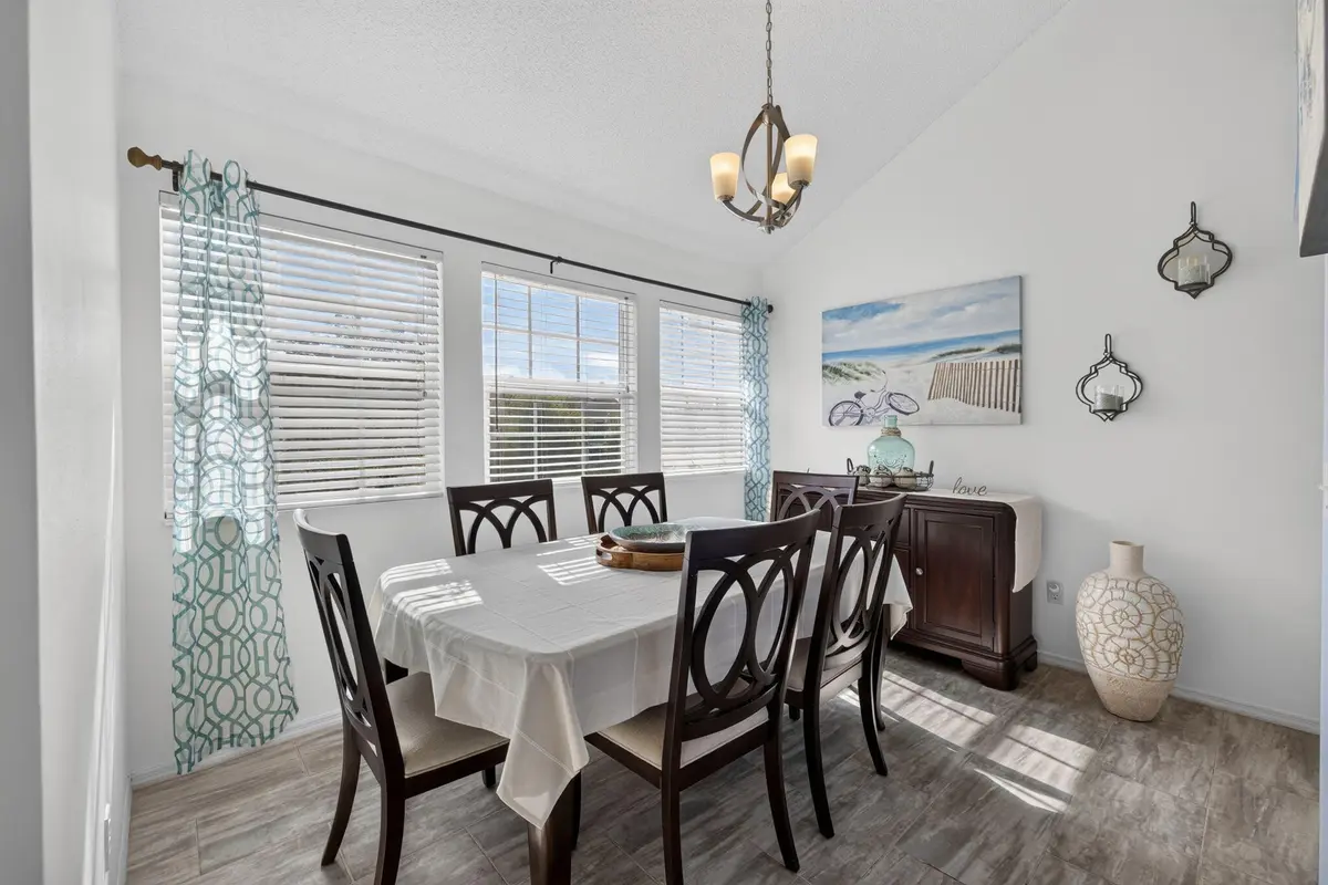 7-web-or-mls-3A5A1325 at 1975 WESTMINSTER Circle 4, Vero Beach
