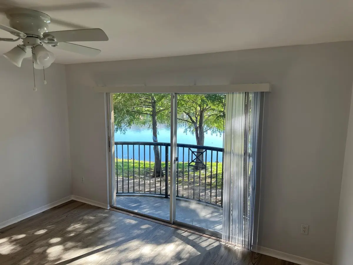WhatsApp Image 2025-11-17 at 18.01.36_85 at 4179 N HAVERHILL Road 609, West Palm Beach