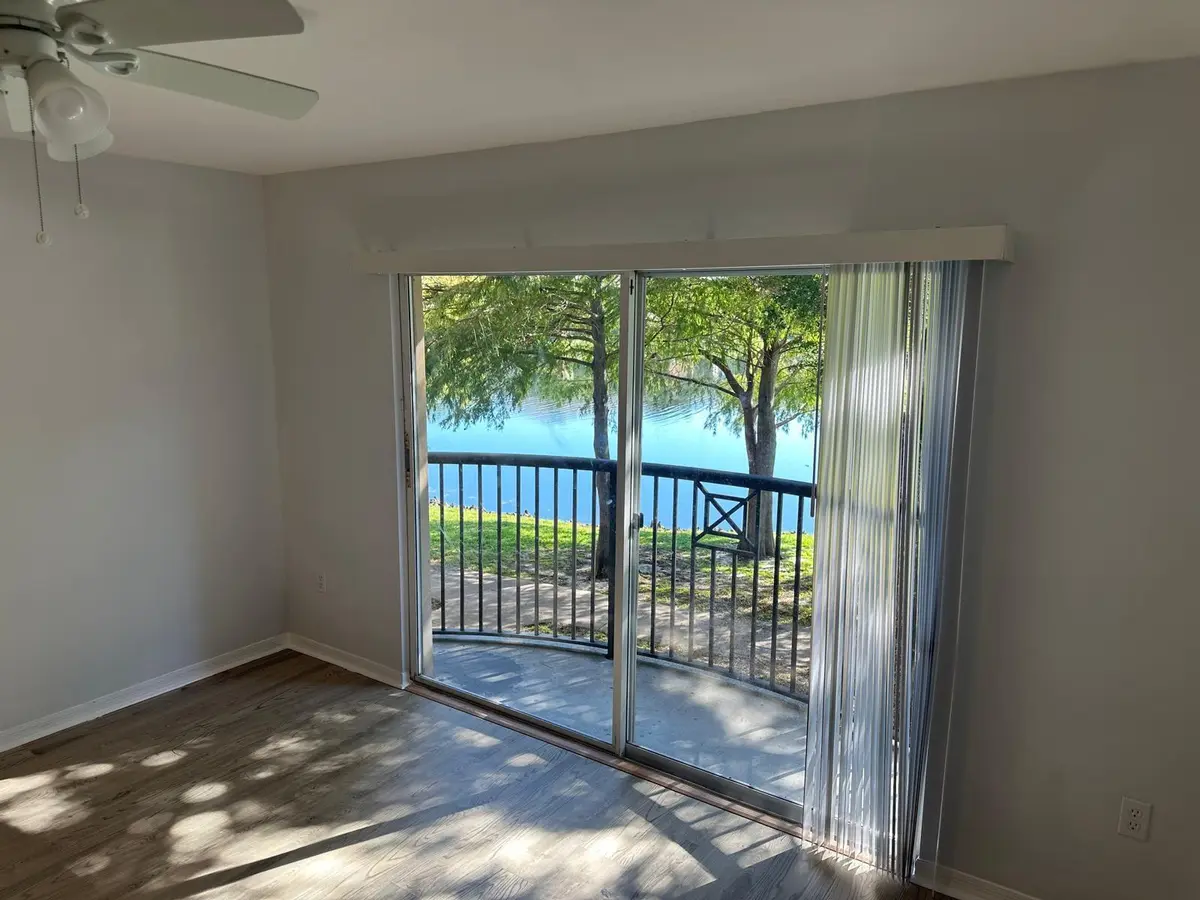 WhatsApp Image 2025-11-17 at 18.01.36_05 at 4179 N HAVERHILL Road 609, West Palm Beach