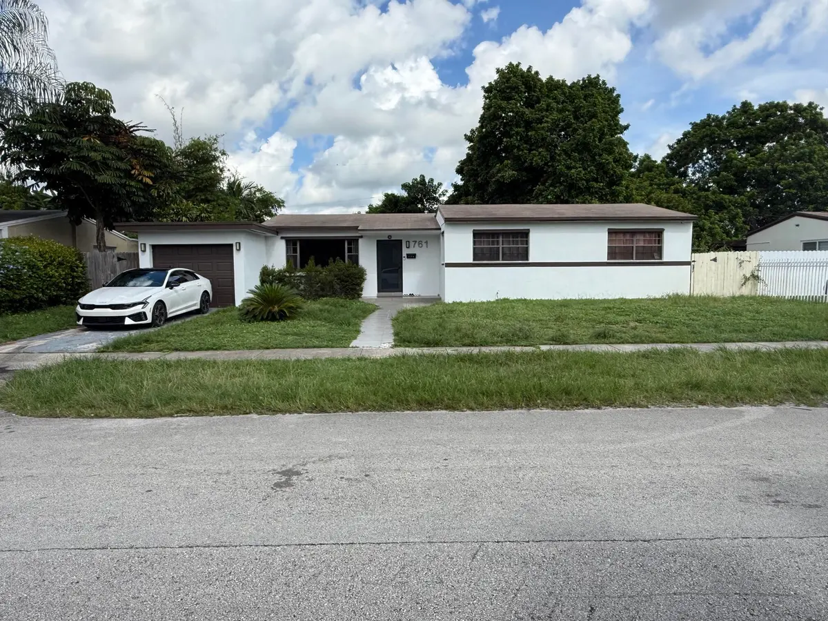 IMG_2393 at 761 NW 183RD Drive, Miami Gardens