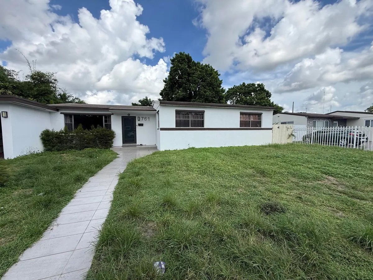 IMG_2396 at 761 NW 183RD Drive, Miami Gardens