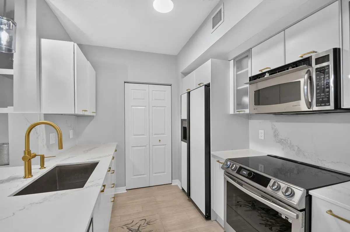 4-web-or-mls-DSC_8865 at 625 Casa Loma Boulevard 506, Boynton Beach