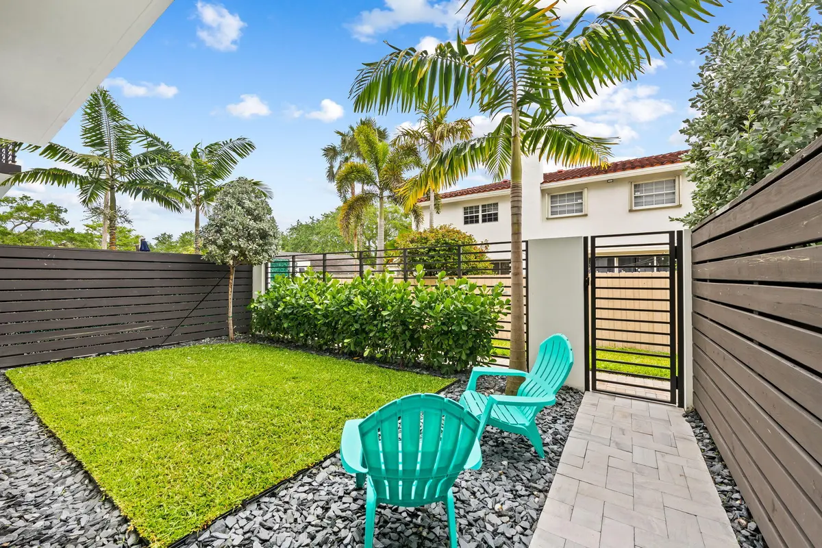 29-web-or-mls-DSC_6548 at 818 NE 2ND Street, Fort Lauderdale