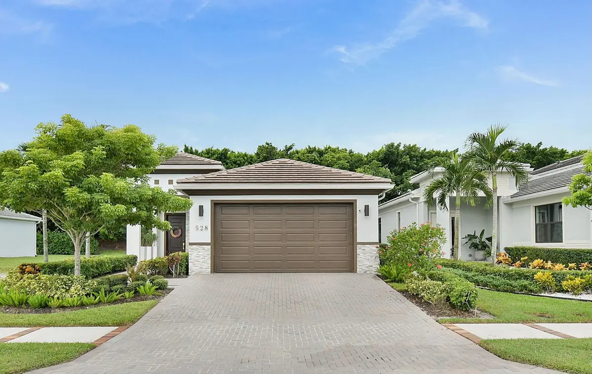 Exterior at 528 SE Fascino Circle, Port St. Lucie