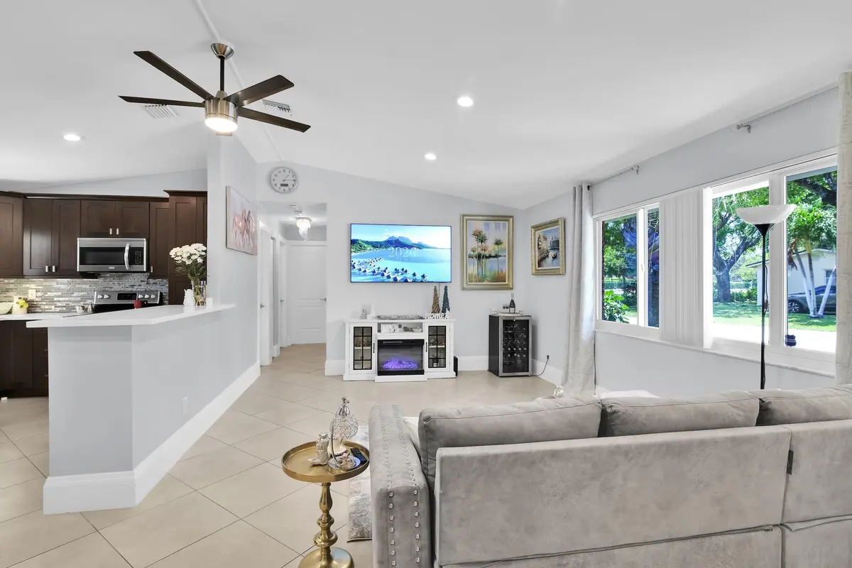 432 SW Natura Ave, Deerfield Beach -3 at 432 SW NATURA Avenue, Deerfield Beach