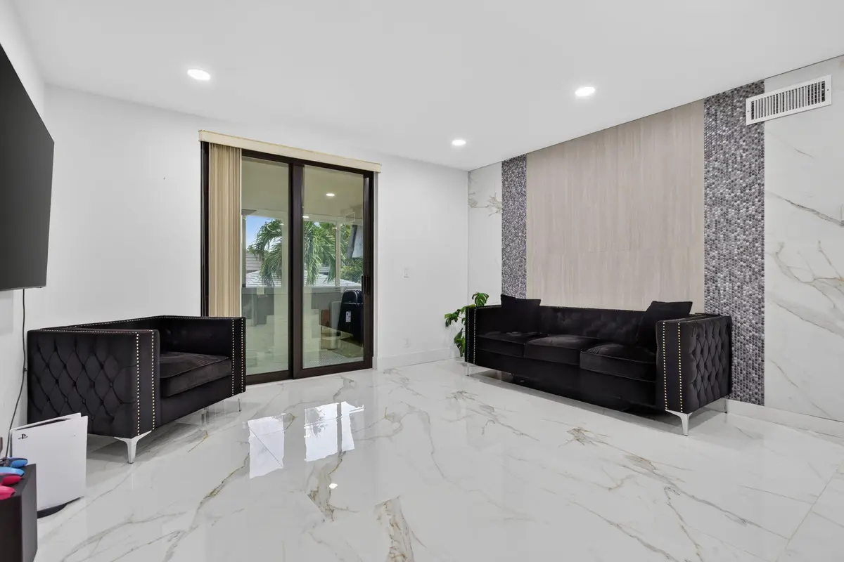 2-web-or-mls-8404 -7975 at 8404 W SAMPLE Road 230, Coral Springs
