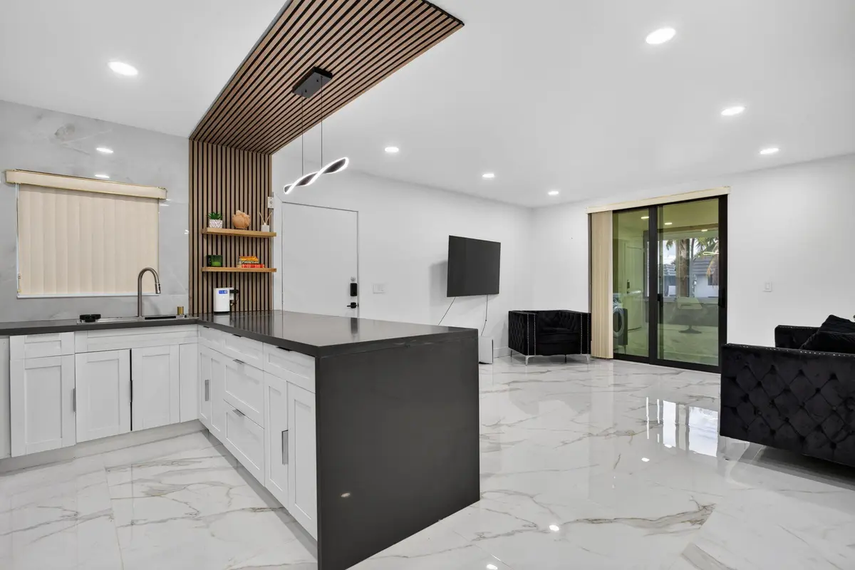 6-web-or-mls-8404 -7994 at 8404 W SAMPLE Road 230, Coral Springs
