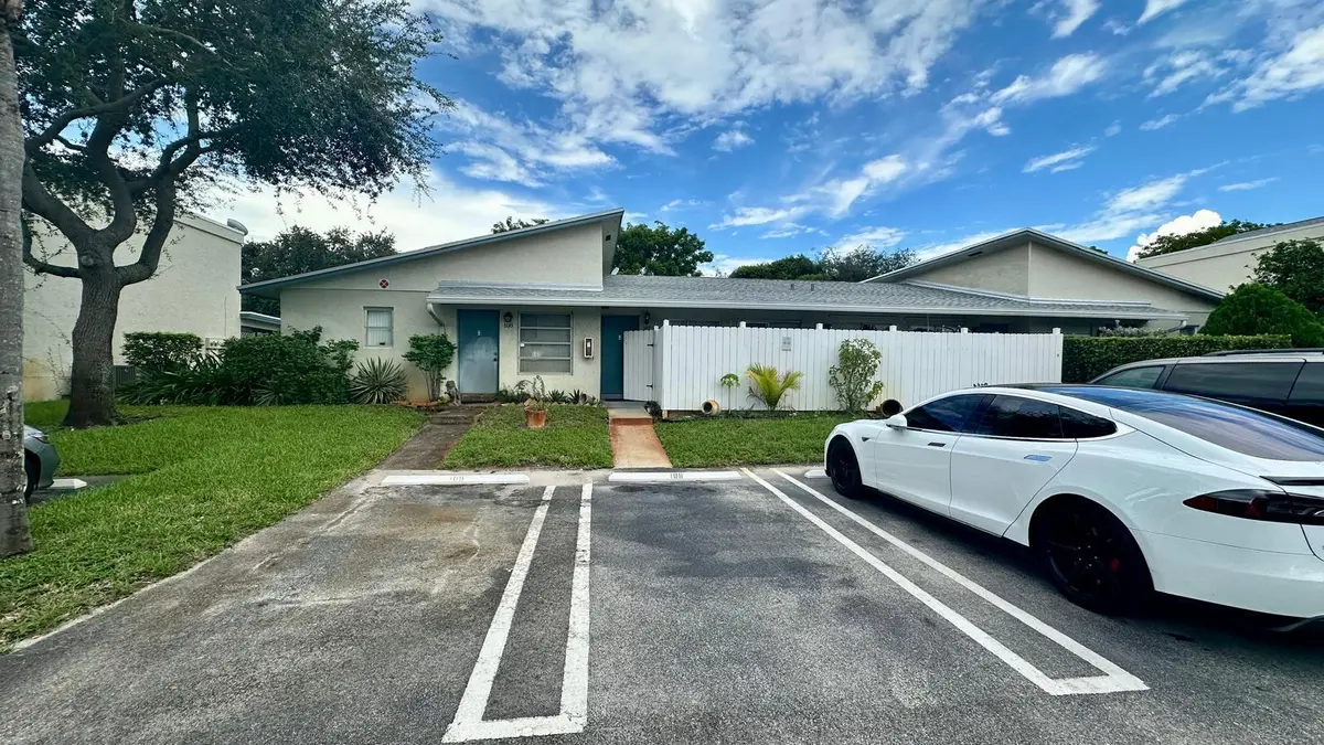 WhatsApp Image 2026-09-04 at 13.16.59 (1 at 3000 NW 5th Terrace 107, Pompano Beach