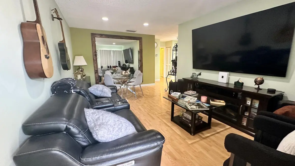 WhatsApp Image 2026-09-04 at 13.16.59 at 3000 NW 5th Terrace 107, Pompano Beach