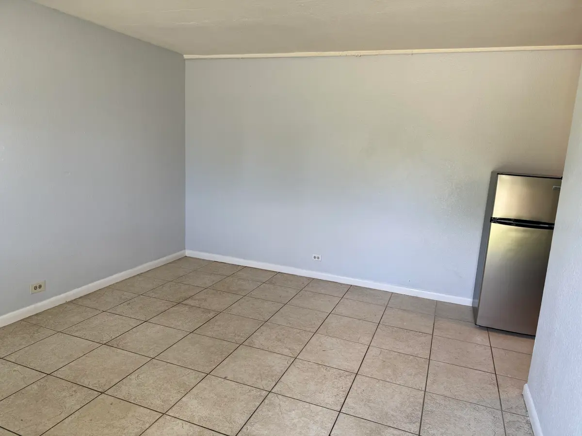 Living area at 3300 Broadway Avenue 6, West Palm Beach