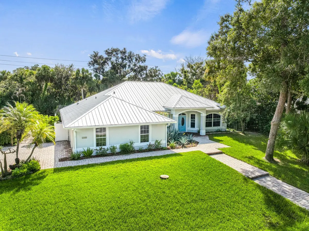 4390-2nd-SQ-SW-HigMedia-001 at 4390 2nd Square, Vero Beach