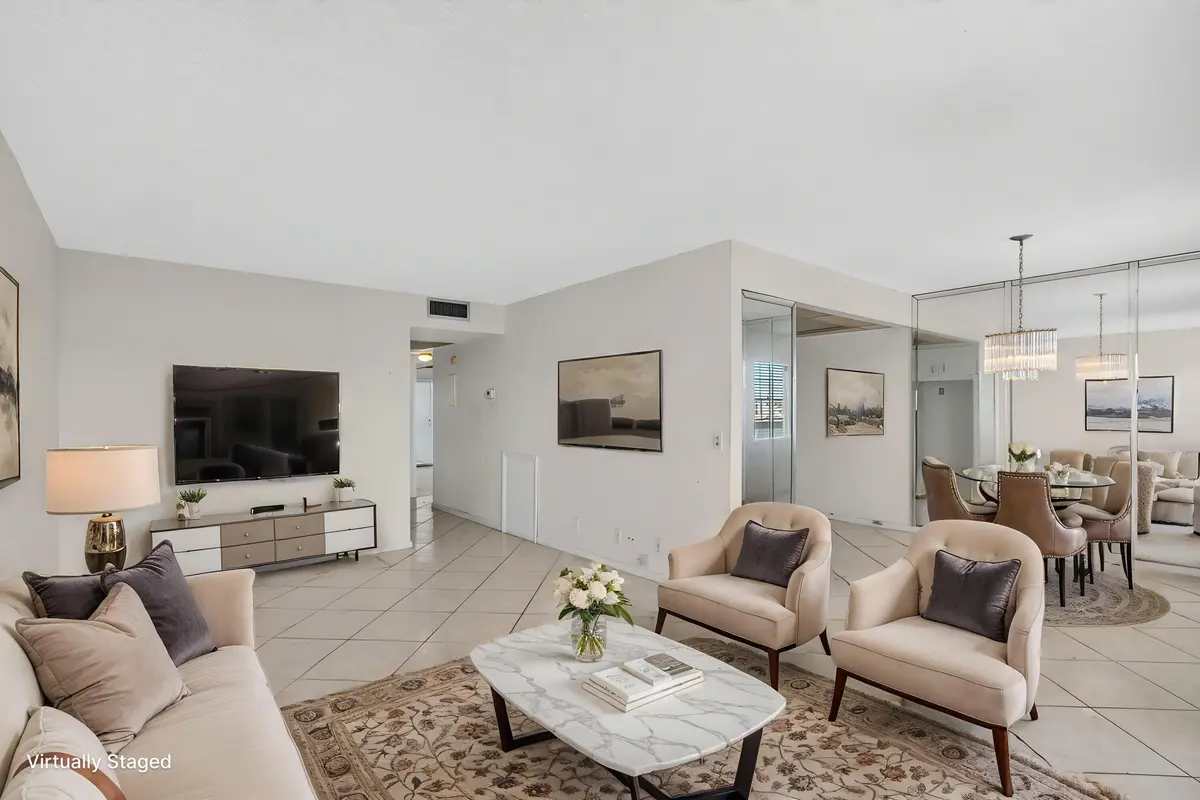 VIRTUAL STAGING LIV.DIN.RMS at 4044 WOLVERTON C, Boca Raton