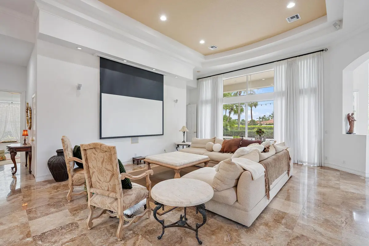 9054 Lakes Blvd. at 9054 Lakes Boulevard, West Palm Beach