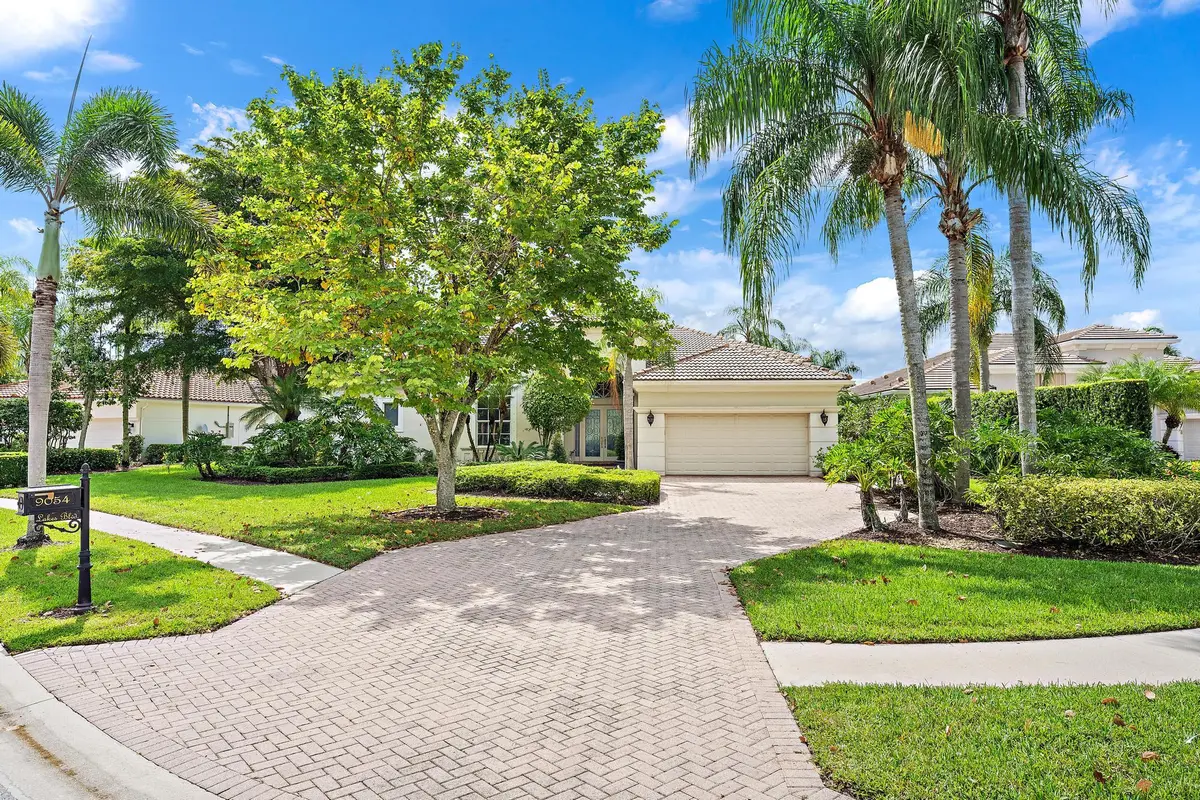 9054 Lakes Blvd. at 9054 Lakes Boulevard, West Palm Beach
