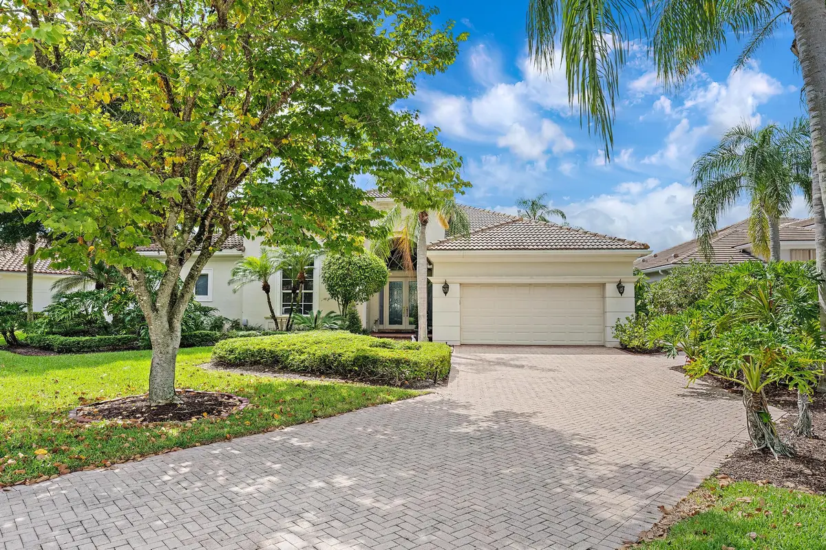 9054 Lakes Blvd. at 9054 Lakes Boulevard, West Palm Beach