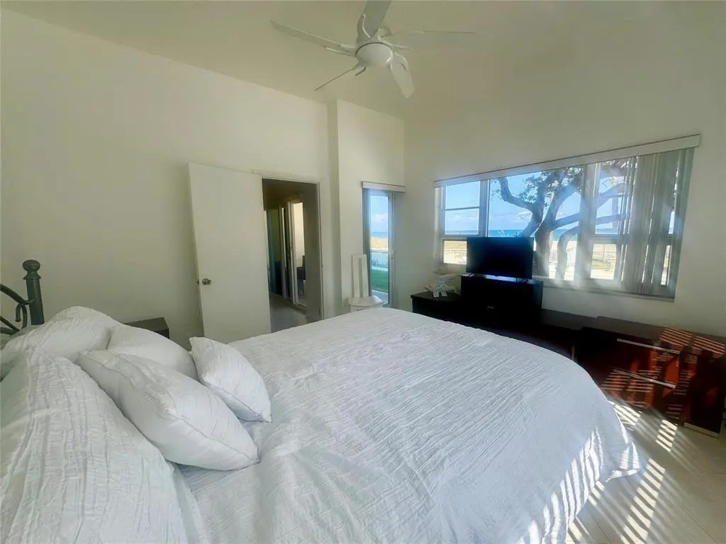 m:bedroom at 6000 N OCEAN Blvd 1D, Lauderdale-By-The-Sea
