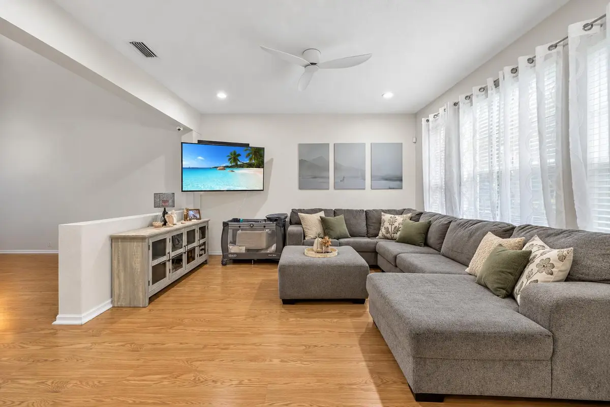 Family Room at 5725 NW 120th Avenue, Coral Springs