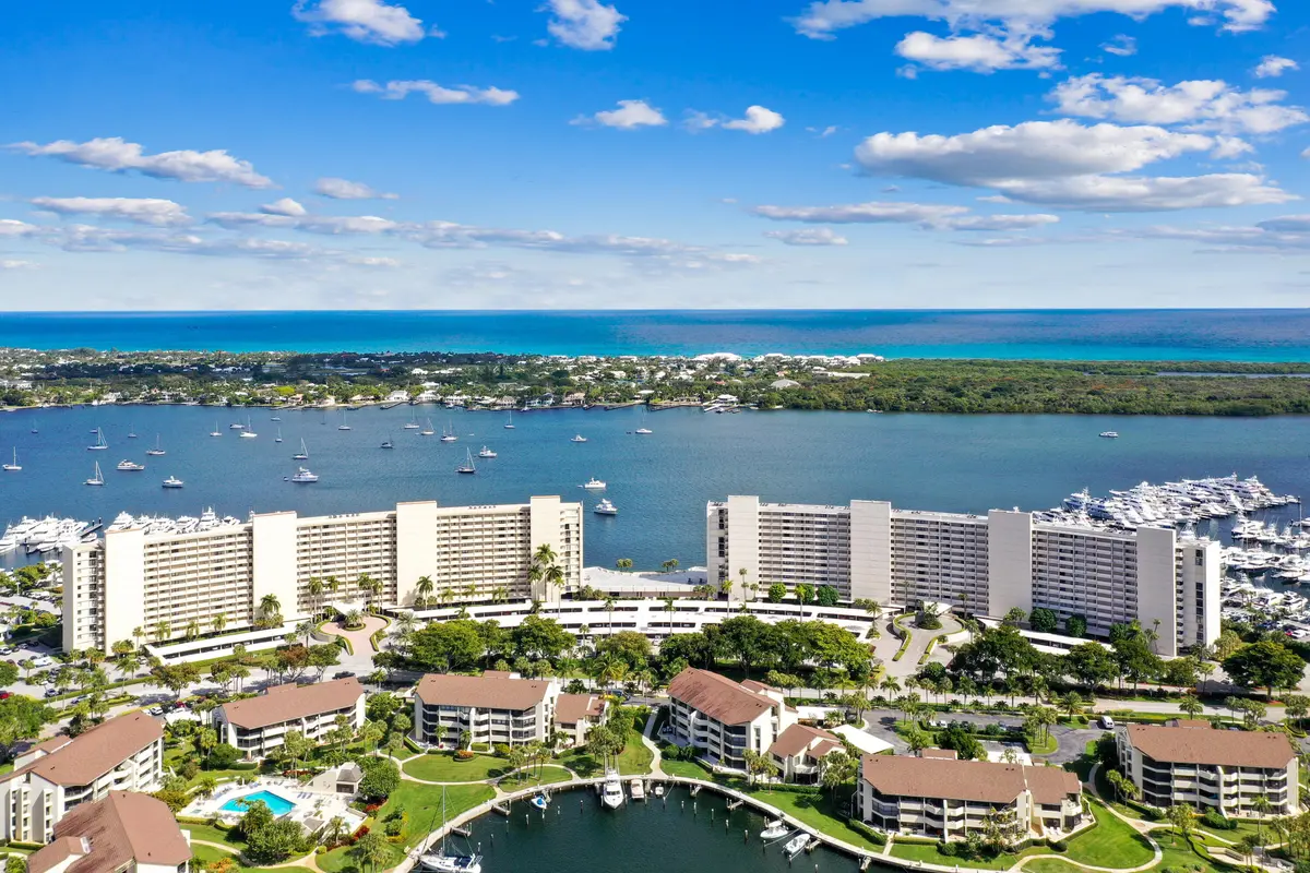 OPC Aerial at 134 LAKESHORE Drive 814, North Palm Beach