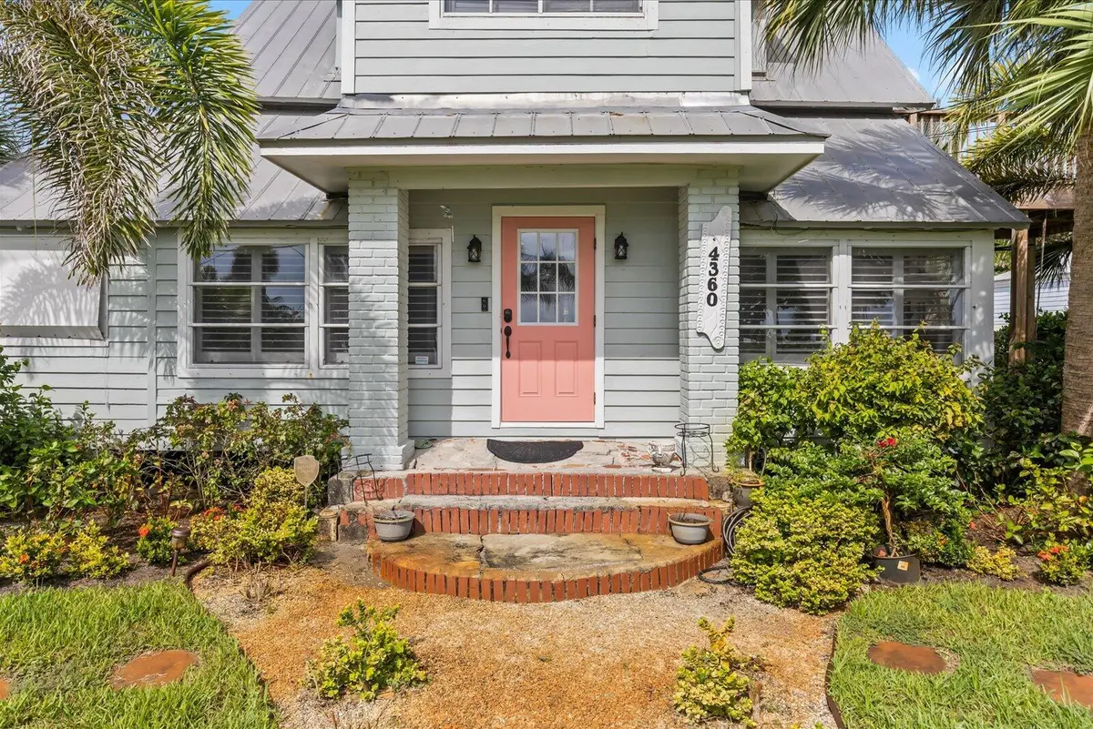 04-in in-32 at 4360 NE INDIAN RIVER Drive, Jensen Beach