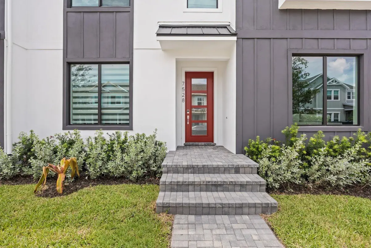 hos in-30 at 7528 SW HOSFORD Street, Palm City