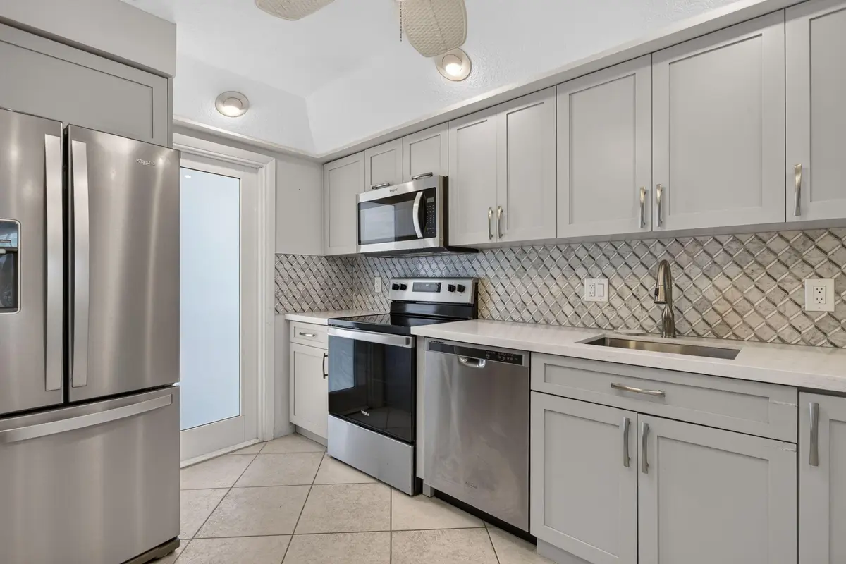 2731 NE 14TH ST Causeway 702, Pompano Beach, FL – photo 5
