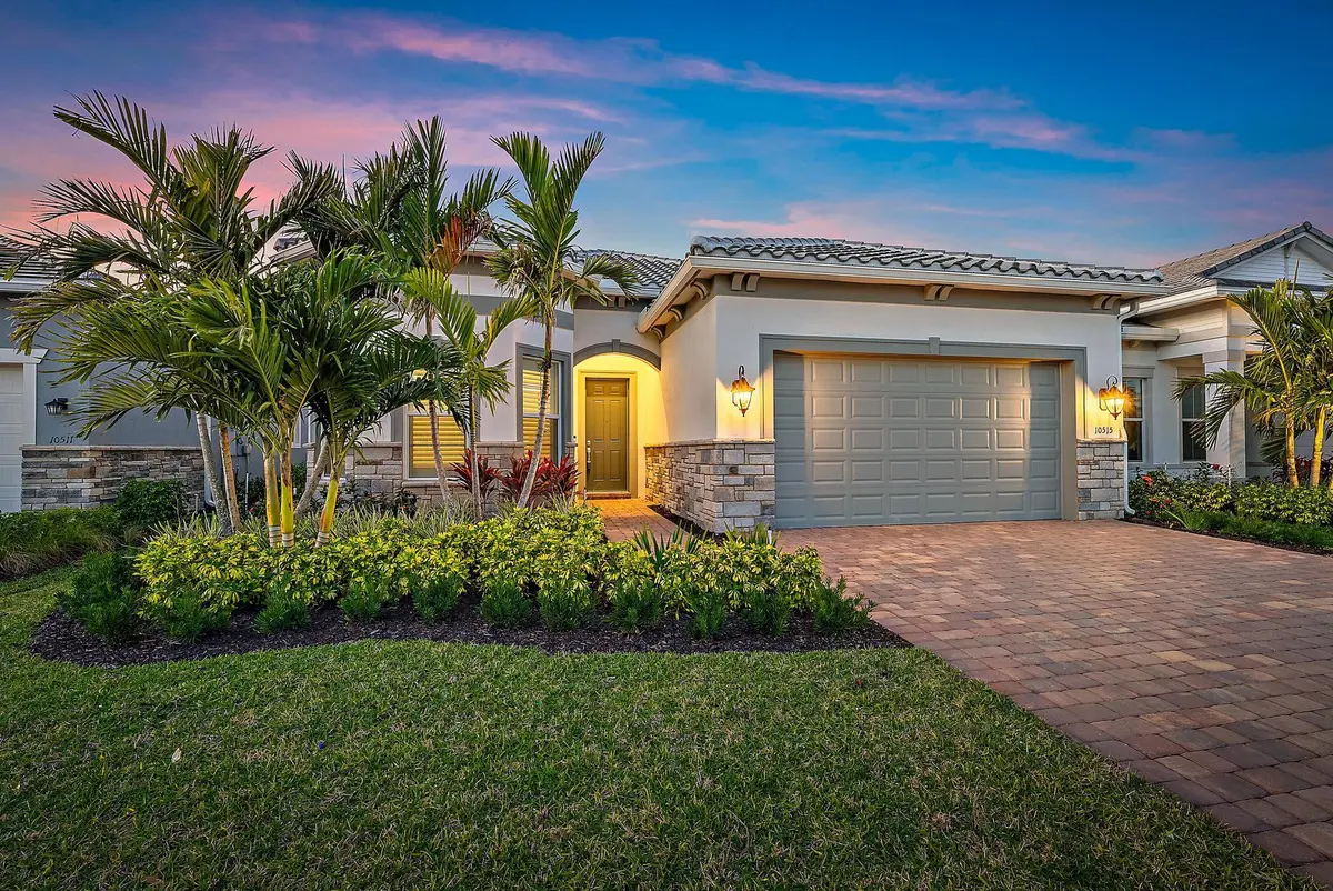Front Exposure at 10515 Northbrook Circle, Palm Beach Gardens