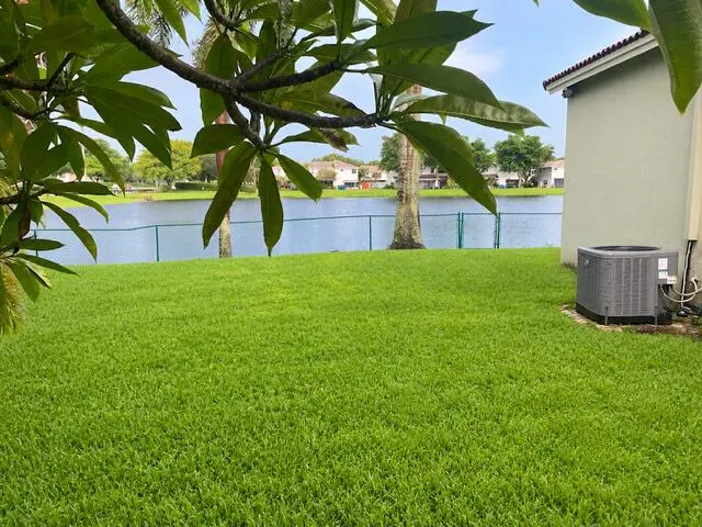 pembroke back yard at 10627 NW 7TH Street, Pembroke Pines