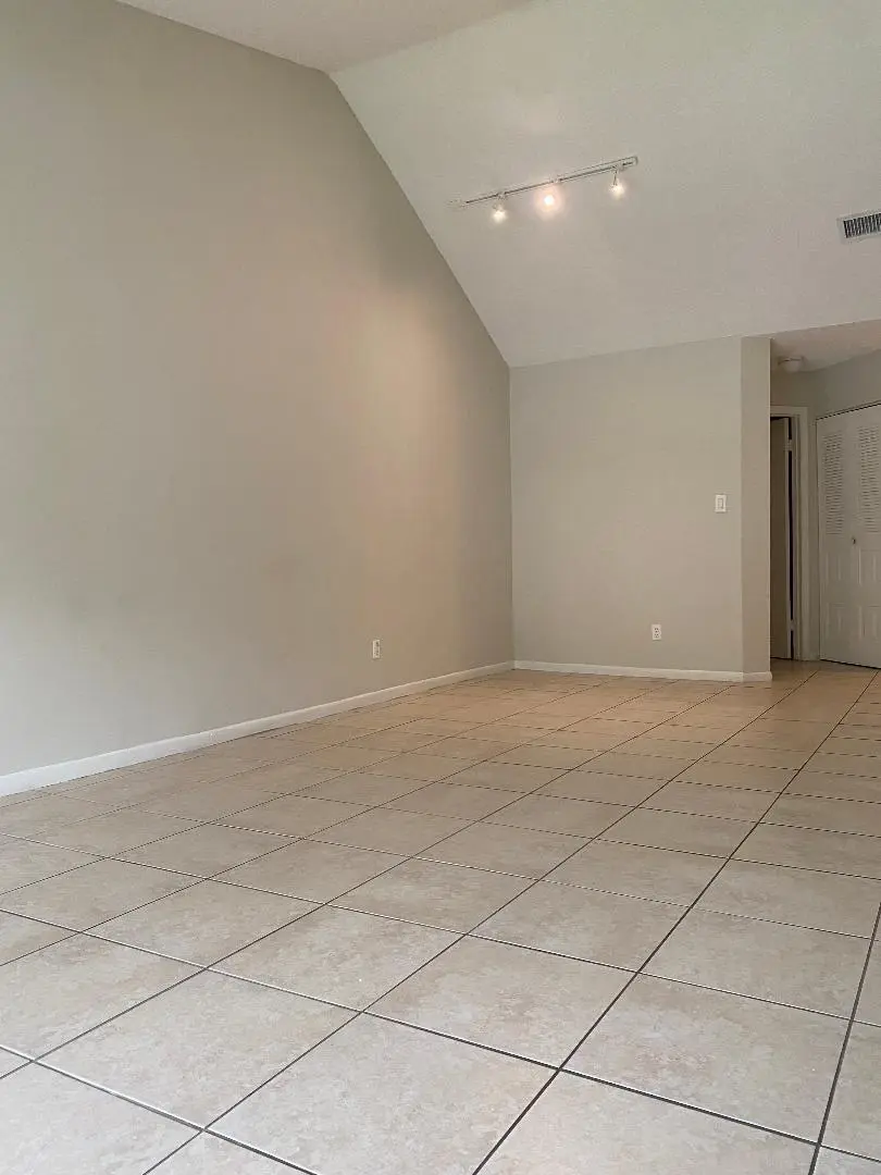 1095 CORAL CLUB Drive 1095, Coral Springs, FL – photo 3