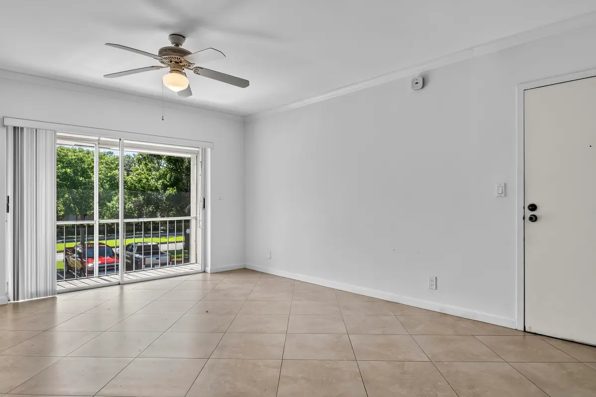 R_F014 at 13 Jacaranda Drive 214, Plantation