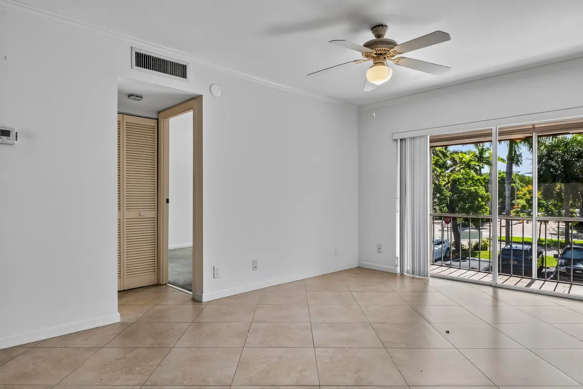 R_F015 at 13 Jacaranda Drive 214, Plantation