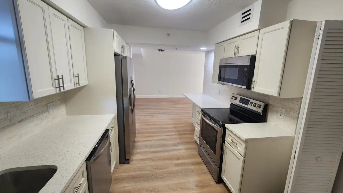 kitchen at 820 Lavers Circle G306, Delray Beach