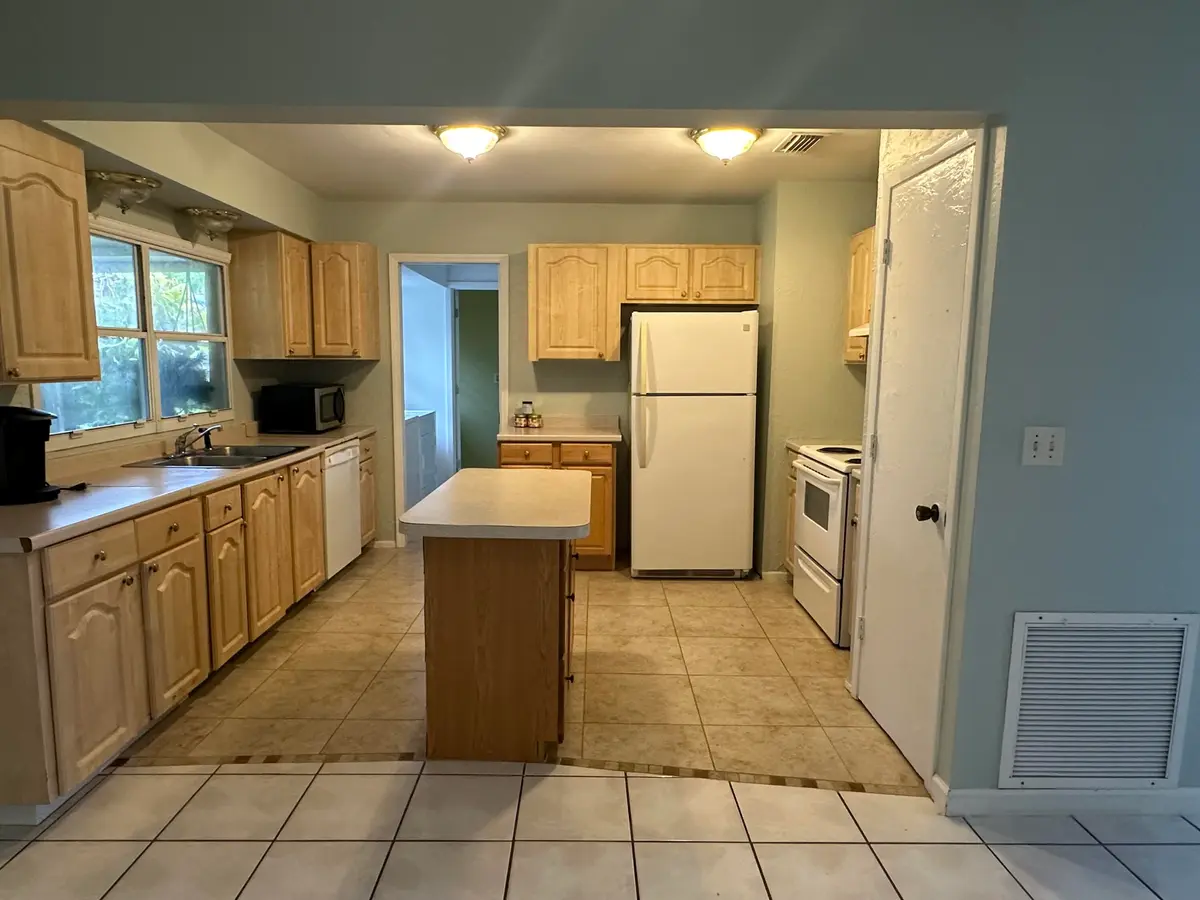Kitchen at 258 SW Bridgeport Drive, Port St. Lucie